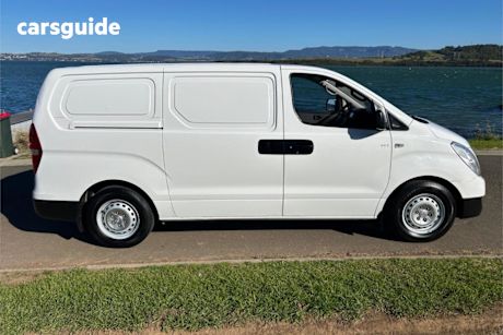 White 2017 Hyundai Iload Van 3S Liftback