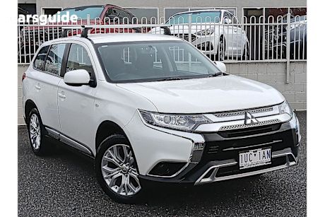 White 2021 Mitsubishi Outlander SUV ES F