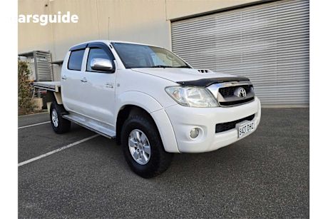 White 2010 Toyota Hilux OtherCar