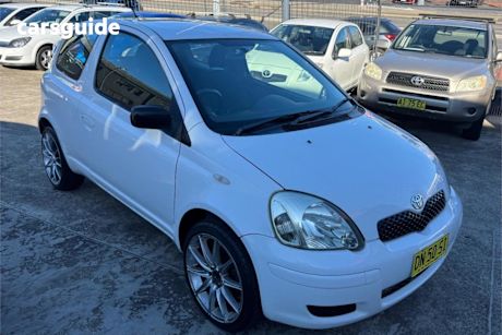 White 2005 Toyota Echo Hatchback