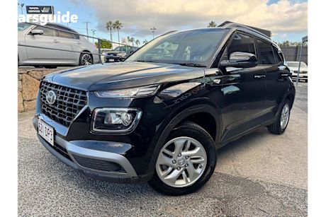 Black 2022 Hyundai Venue Wagon