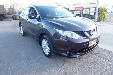 Purple 2014 Nissan Qashqai Wagon TS