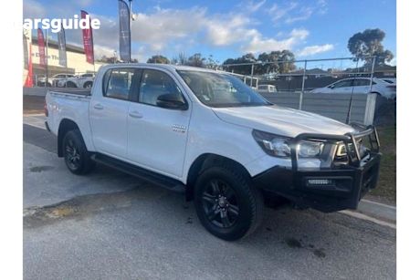 White 2022 Toyota Hilux Ute Tray SR 4X4