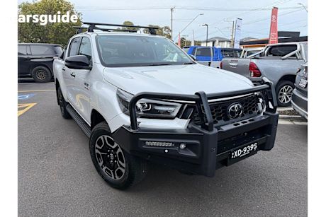 White 2024 Toyota Hilux Double Cab Pick Up SR5 (4X4)