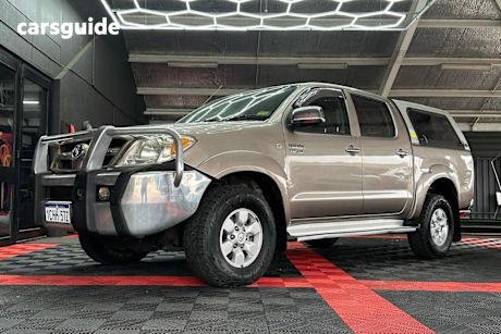 Gold 2006 Toyota Hilux Dual Cab Pick-up SR5 (4X4)