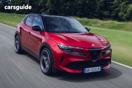 2025 Alfa Romeo Junior Wagon Ibrida (hybrid)
