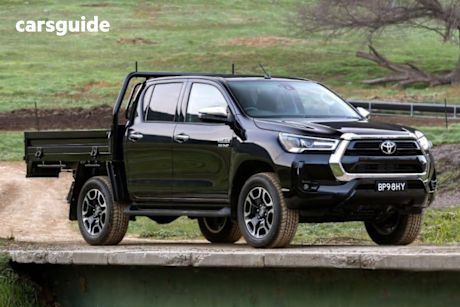 2025 Toyota Hilux Double Cab Chassis SR (4X4)