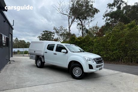 White 2017 Isuzu D-MAX Crew Cab Chassis SX (4X4)