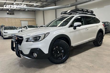 White 2018 Subaru Outback Wagon 3.6R