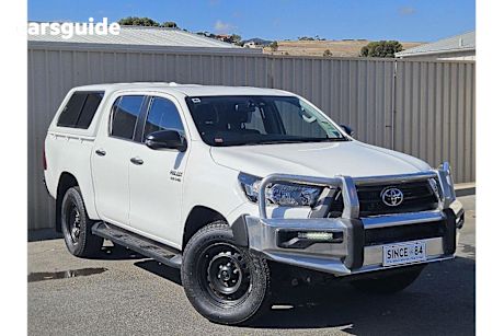 White 2022 Toyota Hilux Ute Tray SR 4X4