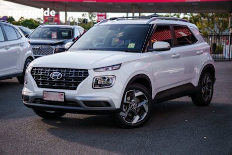 White 2022 Hyundai Venue Wagon Active