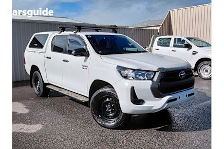 White 2022 Toyota Hilux Ute Tray SR 4X4