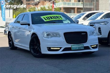 White 2018 Chrysler 300 Sedan SRT Core