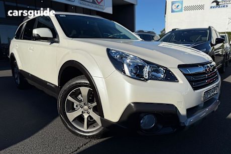 White 2013 Subaru Outback Wagon 2.5I
