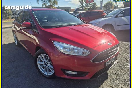 Red 2016 Ford Focus Hatchback Trend