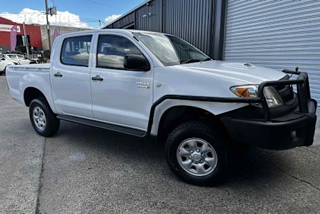 White 2007 Toyota Hilux Dual Cab Pick-up SR (4X4)