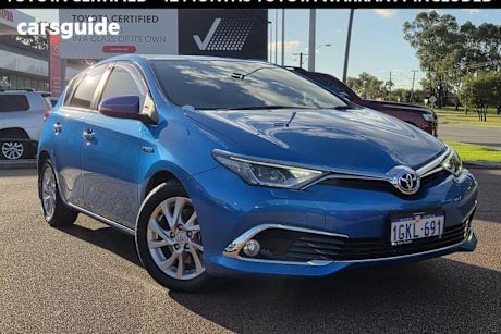 Blue 2018 Toyota Corolla Hatchback Hybrid