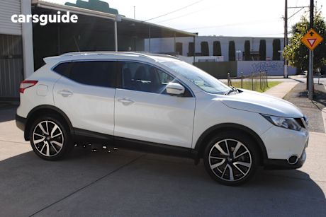 White 2015 Nissan Qashqai Wagon TI (4X2)