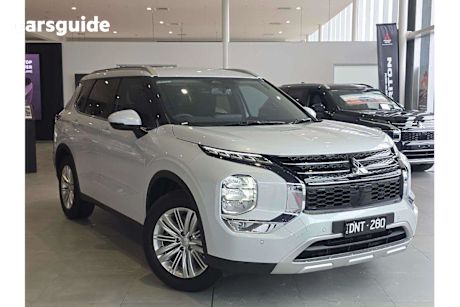 White 2024 Mitsubishi Outlander SUV LS F