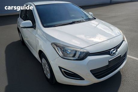 White 2014 Hyundai I20 Hatchback Active