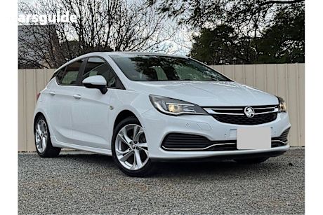 White 2016 Holden Astra Hatch RS F