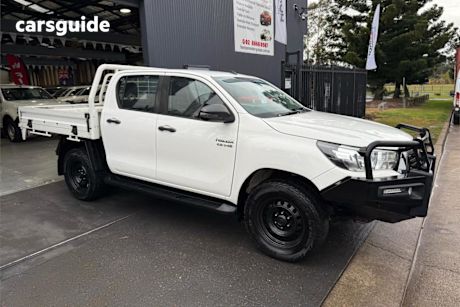 White 2020 Toyota Hilux Double Cab Chassis SR (4X4)