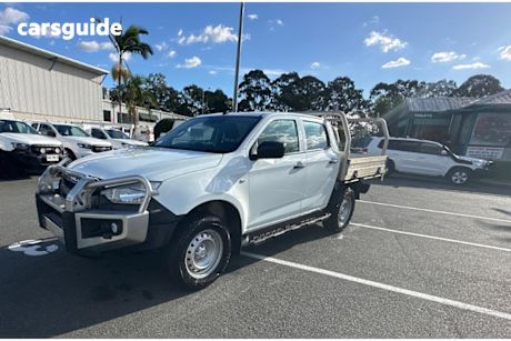 White 2020 Isuzu D-MAX Crew Cab Chassis SX (4X4)