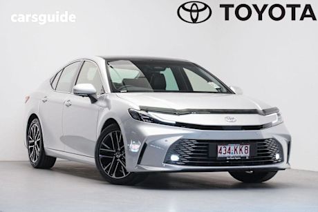 Silver 2024 Toyota Camry Sedan SL F