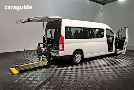 White 2019 Toyota Hiace Bus Commuter (12 Seats)