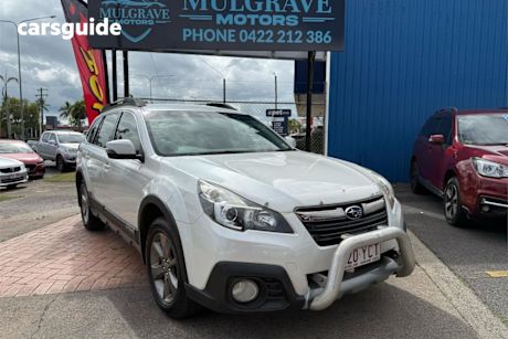 White 2014 Subaru Outback Wagon 2.5I