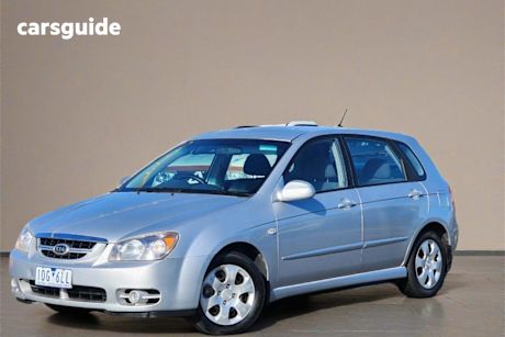 Silver 2006 Kia Cerato Hatchback