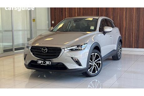 Silver 2025 Mazda CX-3 SUV G20 EVOLVE F