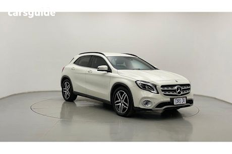 White 2017 Mercedes-Benz GLA-Class Wagon GLA180 F