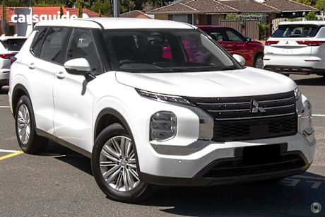 White 2024 Mitsubishi Outlander Wagon ES 7 Seat (2WD)
