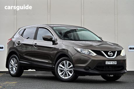 Brown 2014 Nissan Qashqai Wagon ST (4X2)