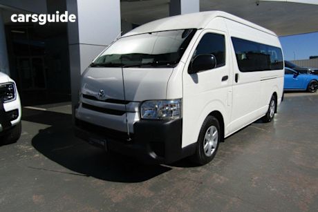 White 2016 Toyota Hiace Bus Commuter