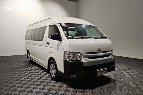 White 2018 Toyota Hiace Bus Commuter (12 Seats)