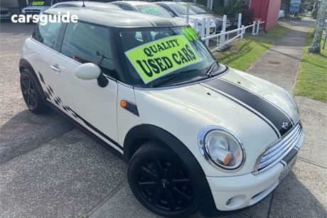 White 2009 Mini Cooper Hatchback