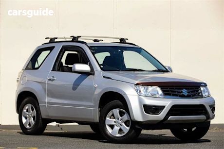 Silver 2016 Suzuki Grand Vitara Wagon Navigator (4X4)