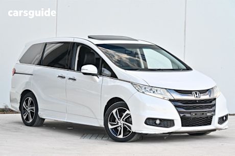 White 2017 Honda Odyssey Wagon VTI-L