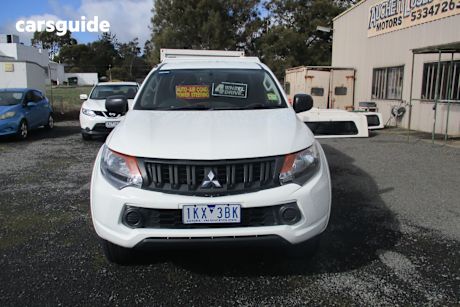 White 2017 Mitsubishi Triton Club Cab Chassis Glx (4X4)