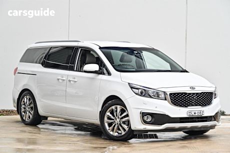 White 2016 Kia Carnival Wagon Platinum