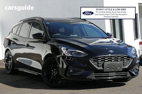 Black 2019 Ford Focus Wagon ST-Line