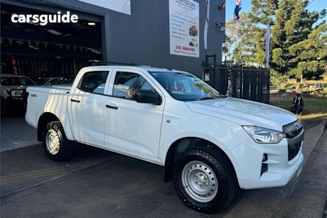 White 2021 Isuzu D-MAX Crew Cab Utility SX (4X4)