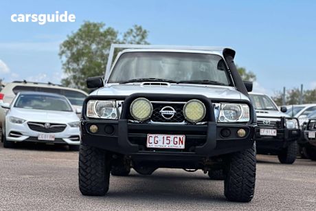 White 2012 Nissan Patrol Leaf Cab Chassis DX (4X4)