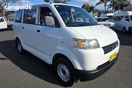 White 2013 Suzuki APV Van