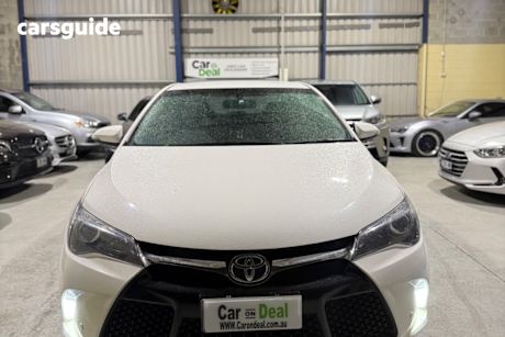 White 2017 Toyota Camry Sedan Atara S