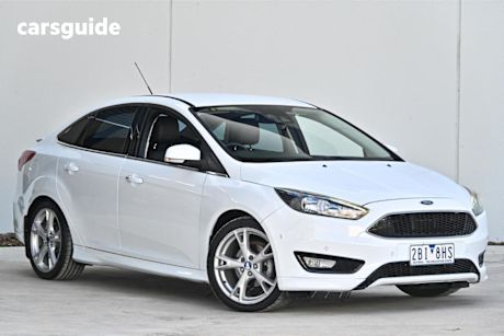 White 2015 Ford Focus Sedan Titanium