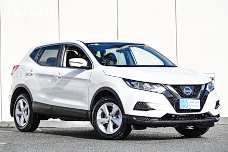 White 2017 Nissan Qashqai Wagon ST