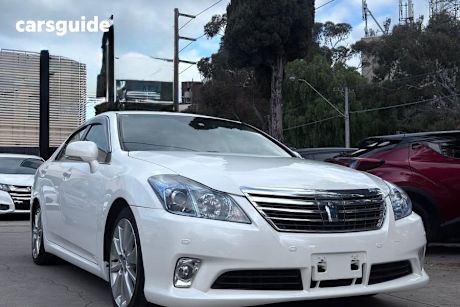 White 2011 Toyota Crown Sedan Majesta (Hybrid)